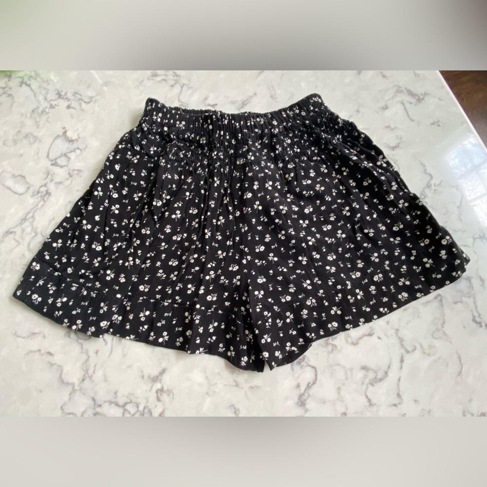 Zara Black and White Girl’s Floral Shorts
